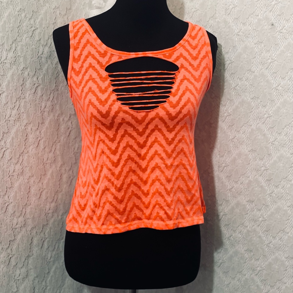 Discreet Pink Tank Top Chevron Pattern Cutout Detail